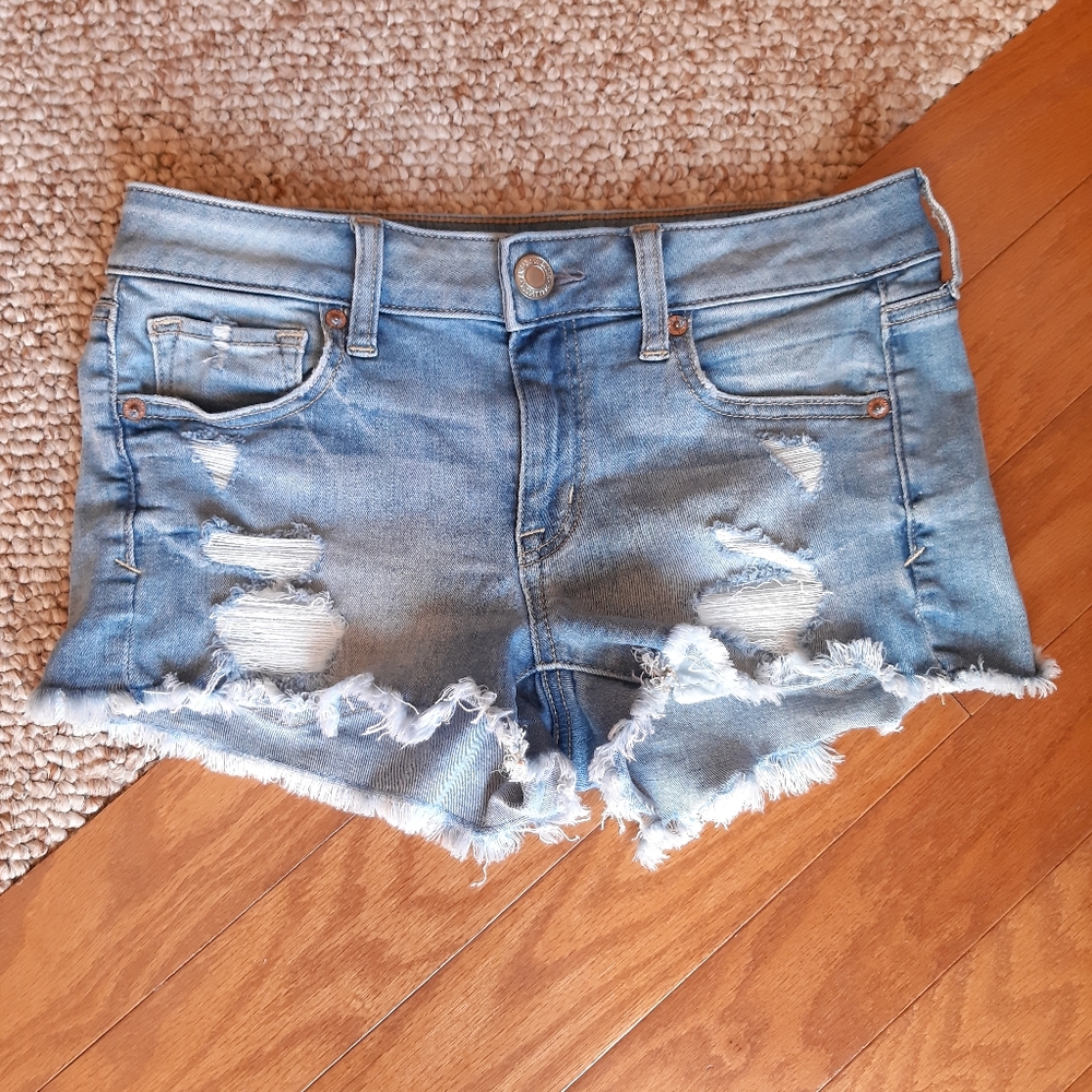 American Eagle Distressed Shortie Shorts size 4 - Picture 3 of 16